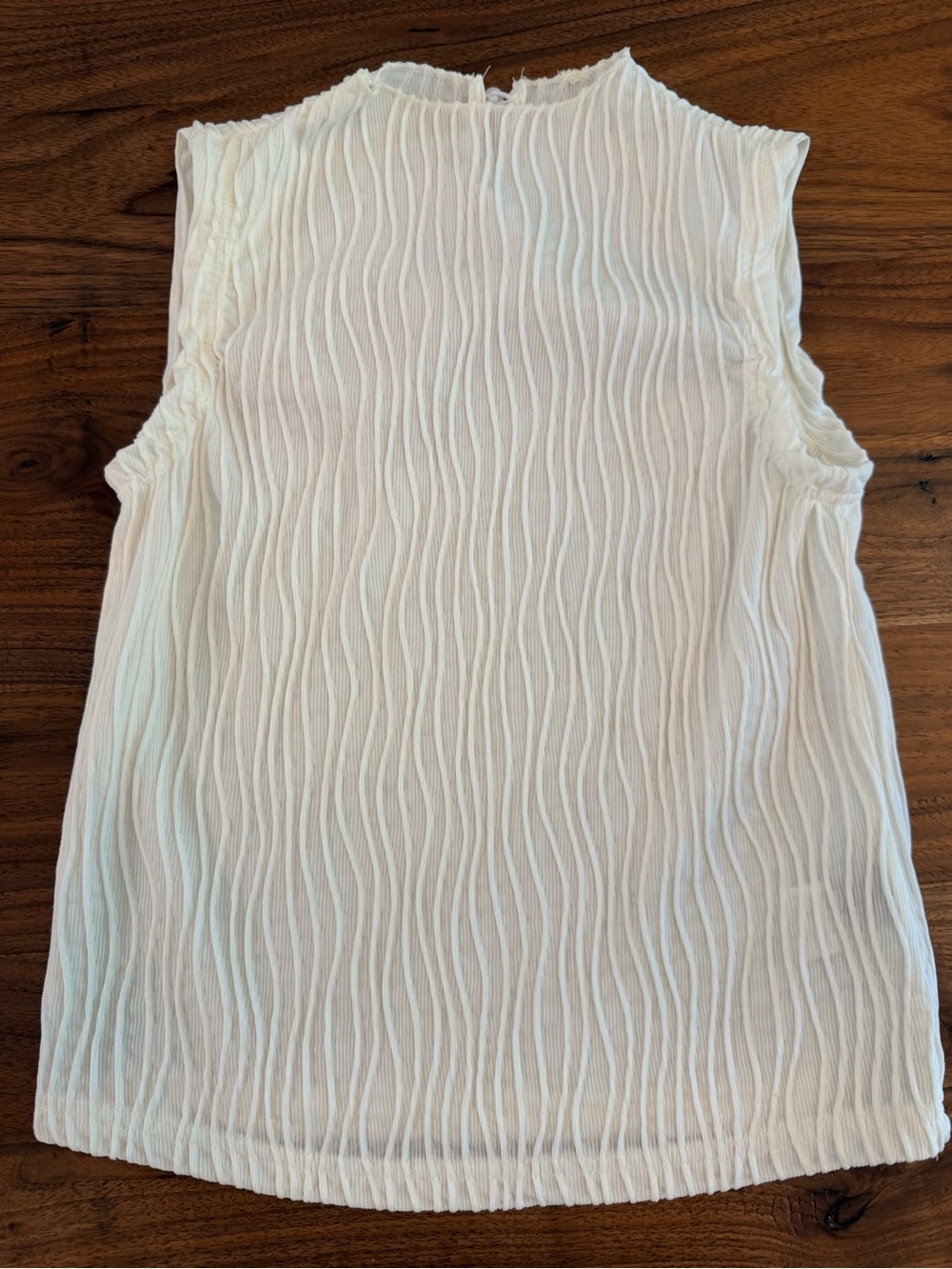 Women's White Textured Sleeveless Camisole